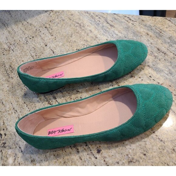Betsey Johnson Sagga Size 9 Green Suede Quilted Heart Ballet Flats Cheetah Sole - Picture 2 of 12